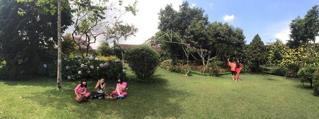 למבאנג Vila Bunga Merah Gelatik מראה חיצוני תמונה